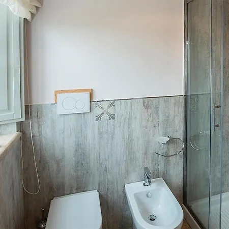 Amazing In With Private Swimming Pool, Be Inside Or Outside *